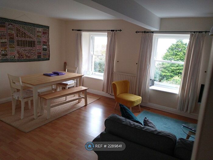 2 Bedroom Flat To Rent In Barnsley Drive, Teignmouth, TQ14