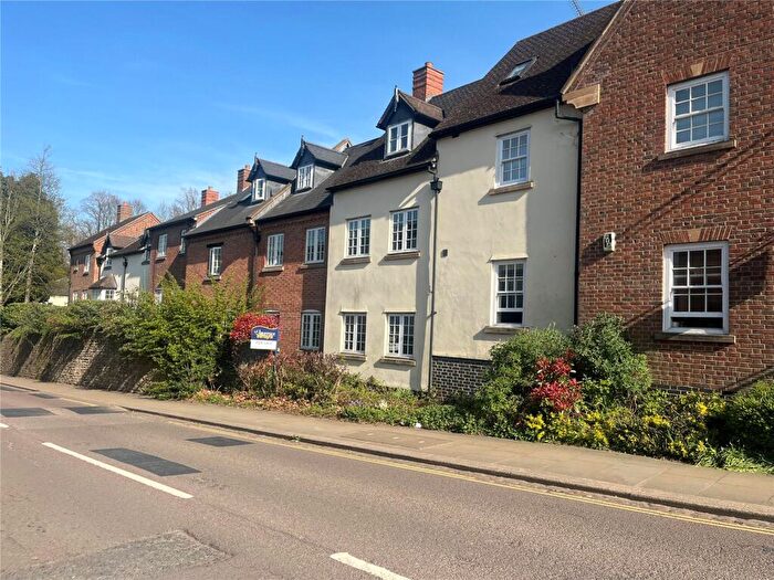 2 Bedroom Apartment For Sale In Market Square, Daventry, Northamptonshire, NN11