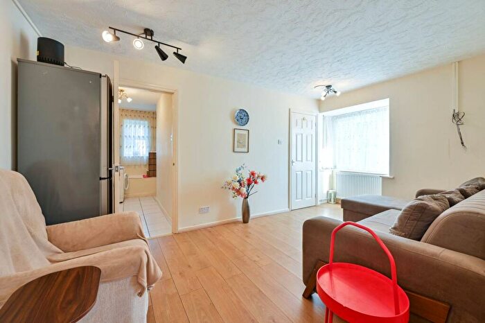 1 Bedroom Flat For Sale In Rossetti Road, South Bermondsey, London, SE16