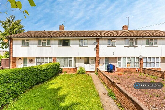 3 Bedroom Terraced House To Rent In Ruskin Way, Aylesbury, HP20