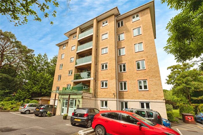 1 Bedroom Flat For Sale In Oakhurst, Branksome Park, Westbourne, BH13