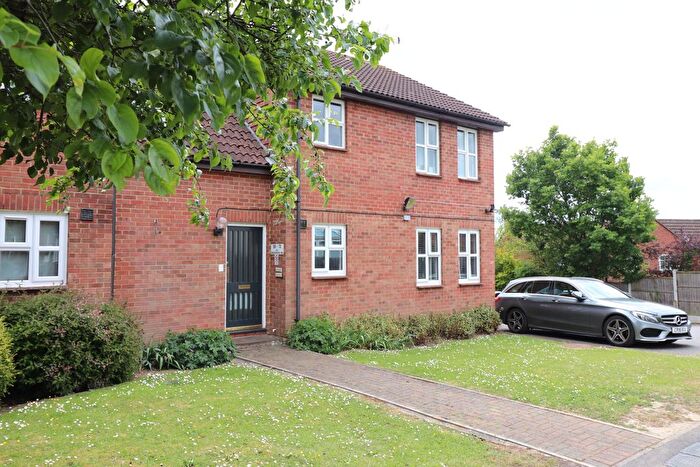 Studio To Rent In Marlborough Way, Billericay, CM12