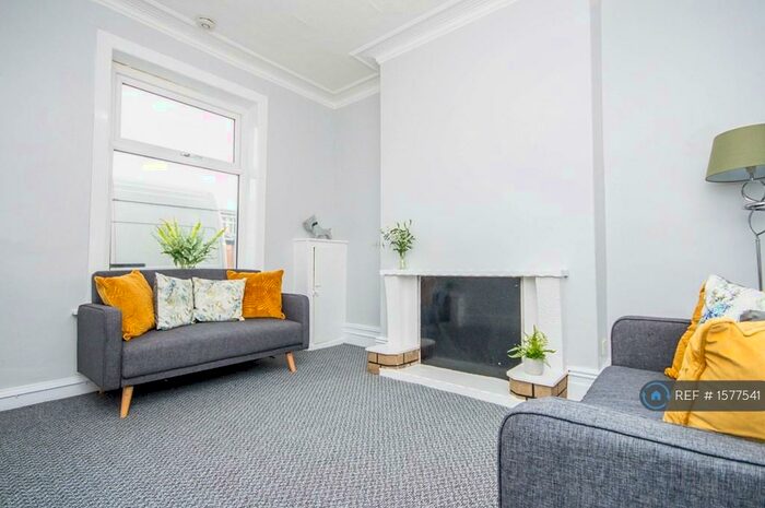 3 Bedroom Terraced House To Rent In Sandringham Road, Darwen, BB3