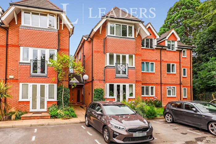 2 Bedroom Flat To Rent In Burnham Gate, Stoke Road, GU1