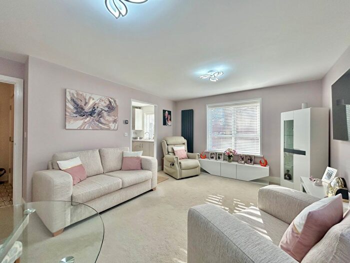 1 Bedroom Flat For Sale In Chapples Close, Norton Fitzwarren, Taunton, TA2