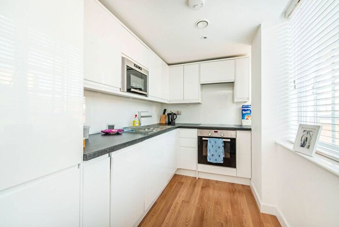 Studio To Rent In Red Lion Street, Richmond, TW9