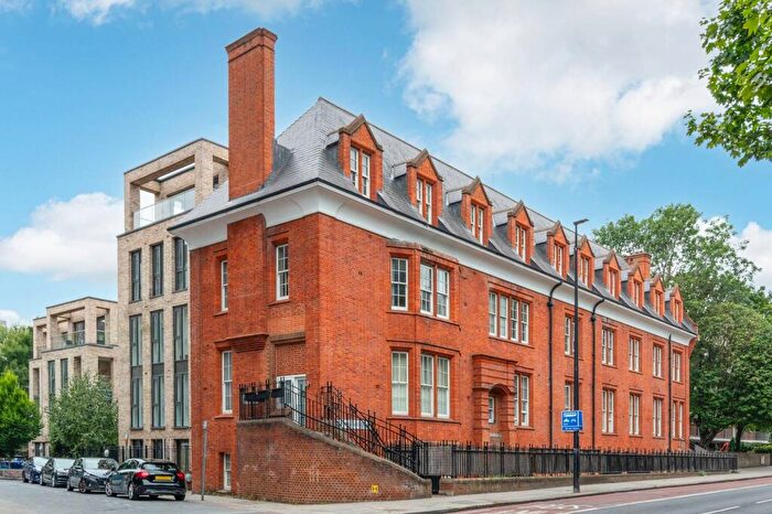 2 Bedroom Flat For Sale In Butler Court, Battersea, London, SW11