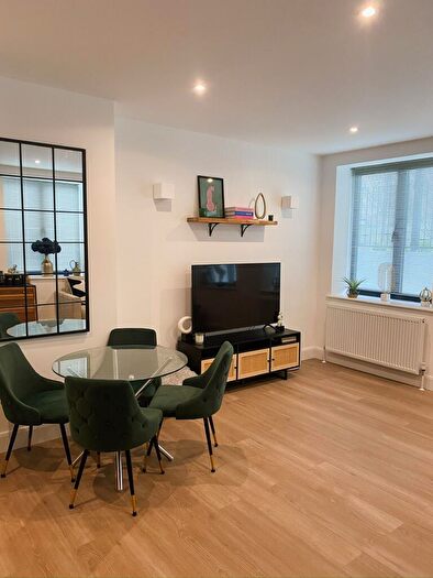 2 Bedroom Apartment For Sale In Bay Tree Avenue, Opus Court Bay Tree Avenue, KT22