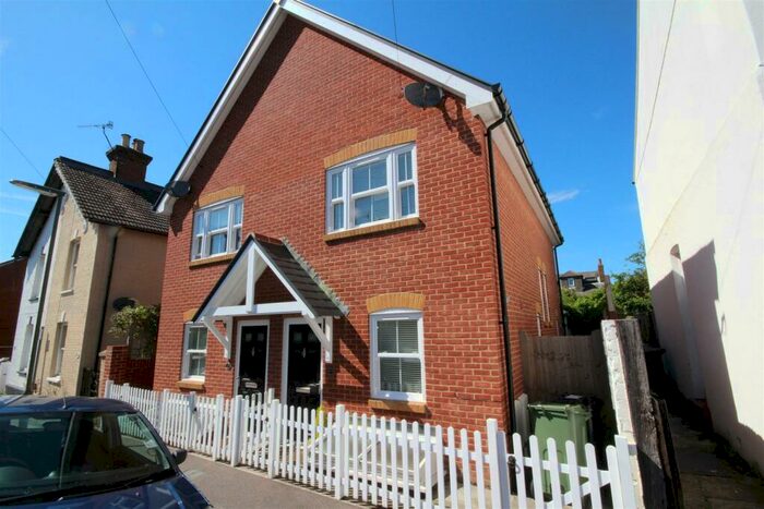 5 Bedroom Semi-Detached House To Rent In Queens Road, Guildford, GU1