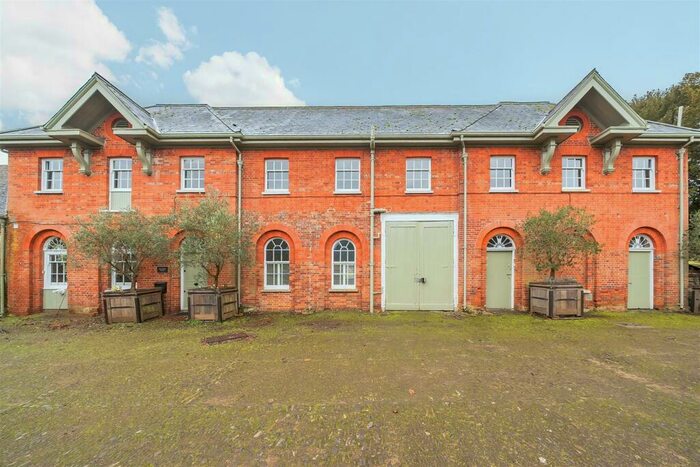 5 Bedroom Detached House To Rent In Hampton Estate, Seale, GU10