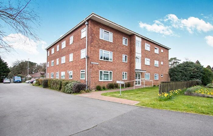 2 Bedroom Flat For Sale In Poole Road, Upton, BH16