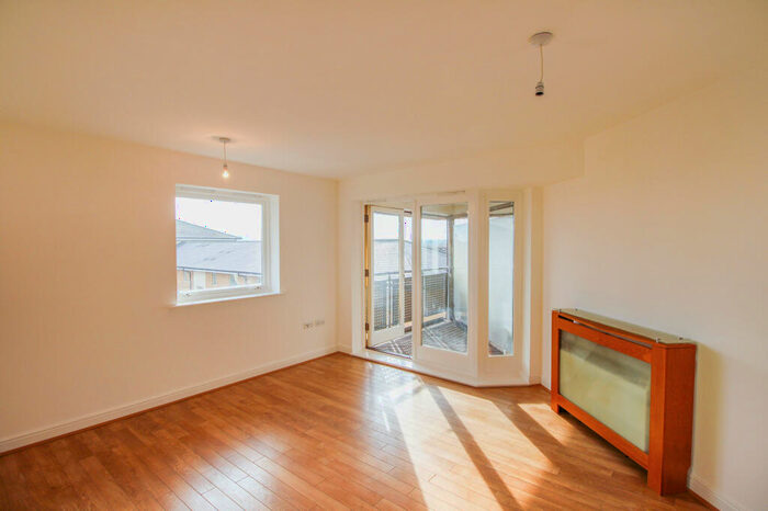 2 Bedroom Apartment To Rent In Melling Drive, Enfield, EN1