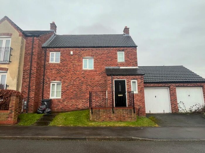 3 Bedroom Semi-Detached House To Rent In Payler Close, Sheffield, S2