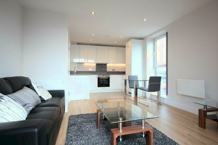 1 Bedroom Apartment To Rent In Montagu House, Padworth Avenue, Kennet Island, Reading Berkshire, RG2