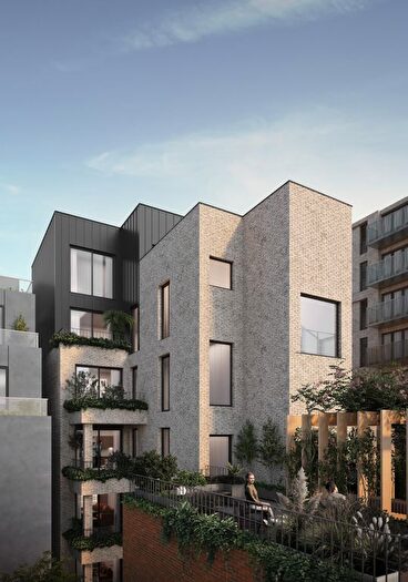 2 Bedroom Flat For Sale In W Broadway, London, W13