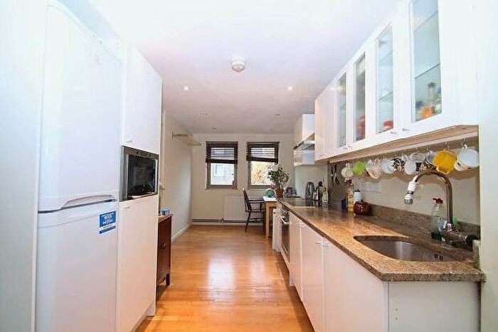 2 Bedroom Flat To Rent In Maysoule Road, London, SW11
