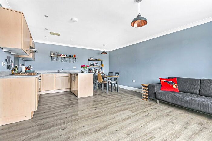 2 Bedroom Apartment To Rent In Reliance Way, Oxford, OX4