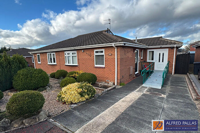 3 Bedroom Semi-Detached Bungalow For Sale In Edgeworth Close, Boldon Colliery, NE35