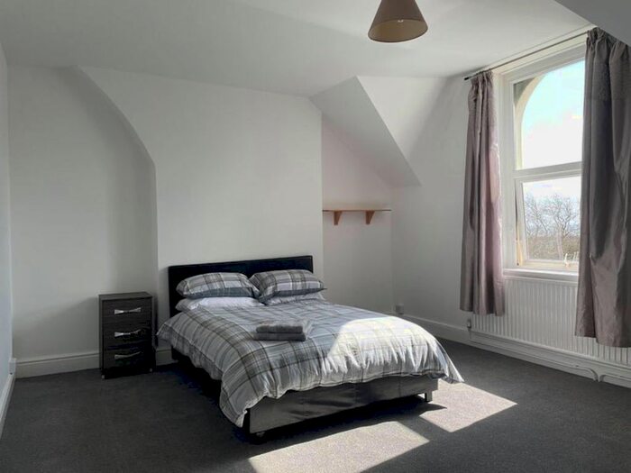 7 Bedroom Property To Rent In Bonville Terrace, Swansea SA1