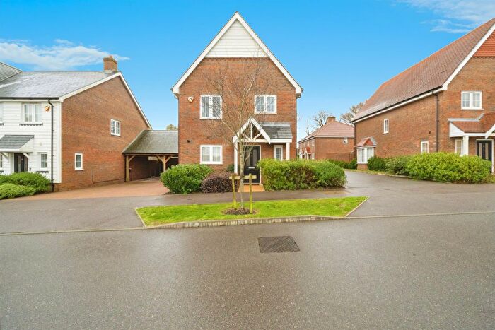 3 Bedroom Detached House For Sale In Kingfisher Drive, Crowborough, TN6