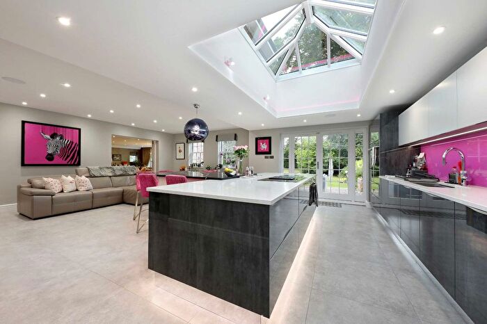 6 Bedroom Detached House For Sale In Ledborough Wood, Beaconsfield, Buckinghamshire, HP9