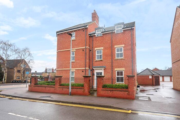 1 Bedroom Apartment For Sale In Appledore Road, Goldington, MK40