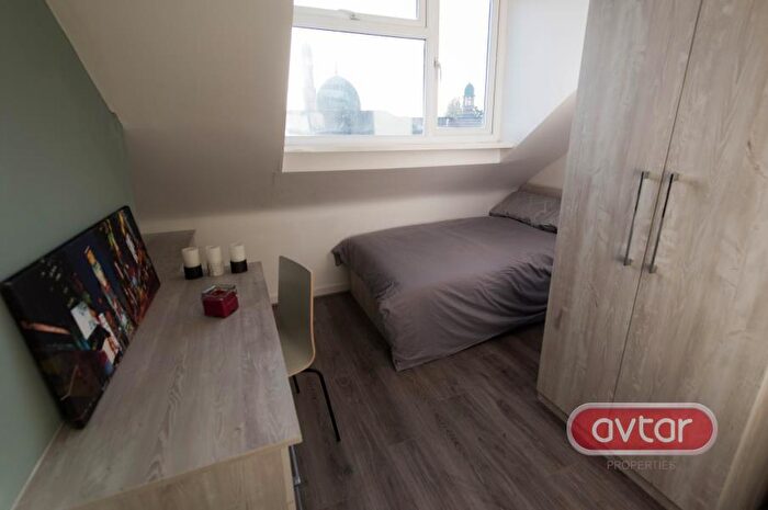 6 Bedroom Terraced House To Rent In Thornville Crescent, Hyde Park, Leeds, LS6