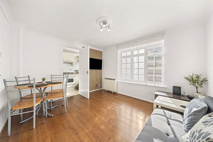 1 Bedroom Flat To Rent In Sopwith Avenue, Chessington, KT9