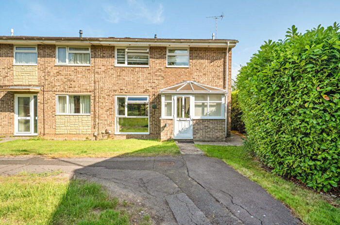 3 Bedroom Semi-Detached House For Sale In Ecklington, Eldene, Swindon, SN3