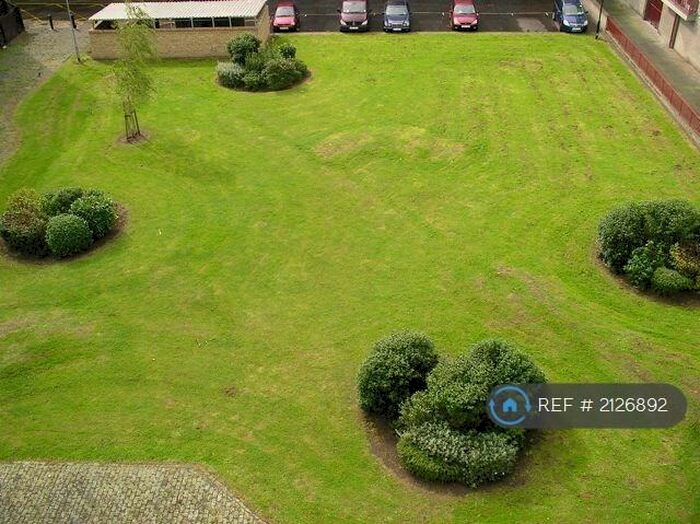 3 Bedroom Flat To Rent In St. Aubins Court, London, N1