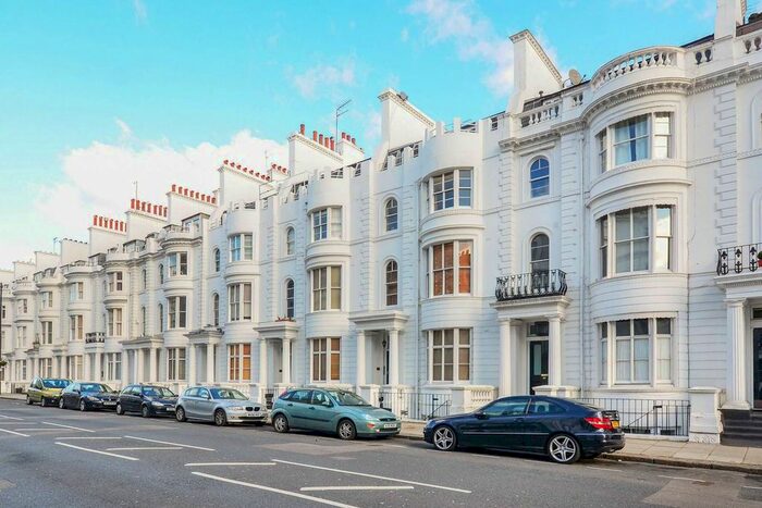1 Bedroom Flat To Rent In Gloucester Terrace, Bayswater, London, W2