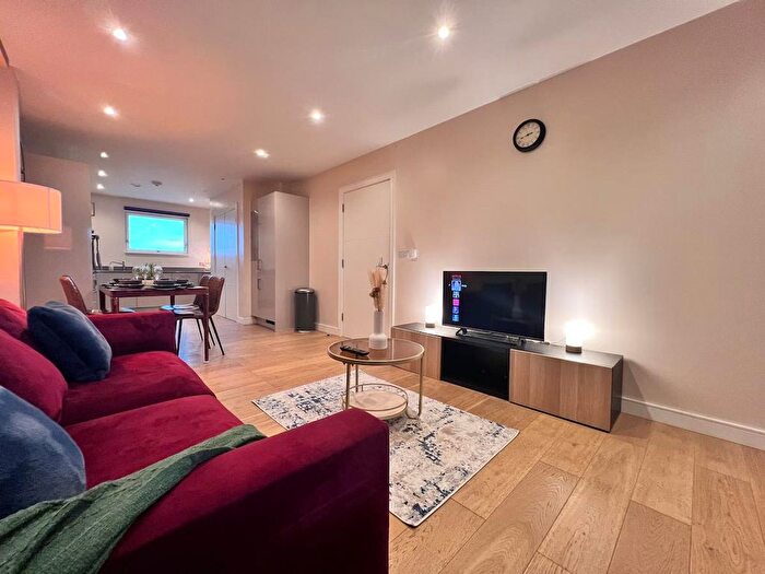 3 Bedroom Flat To Rent In East Village, E20