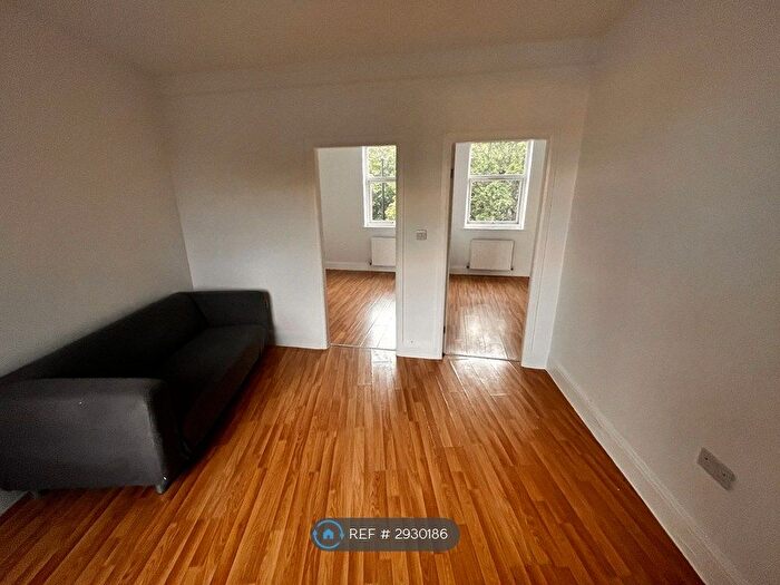 3 Bedroom Flat To Rent In Greenford Road, Greenford, UB6