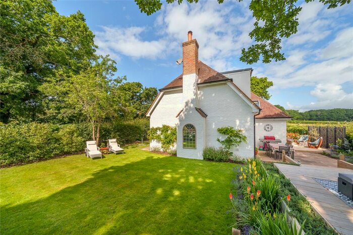 4 Bedroom Detached House For Sale In Rickmans Lane, Billingshurst, RH14