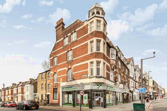 2 Bedroom Flat To Rent In Streatham High Road, London, SW16