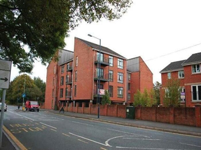 2 Bedroom Flat To Rent In Mossley Road, Ashton-Under-Lyne, OL6
