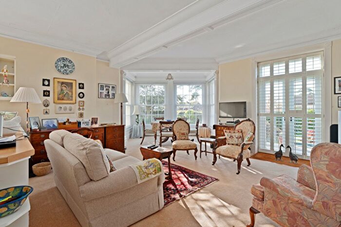 2 Bedroom Flat For Sale In Havelock Road, Warsash, SO31