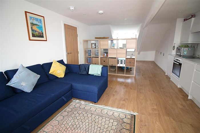 1 Bedroom Flat For Sale In Lower Fore St, Saltash, PL12
