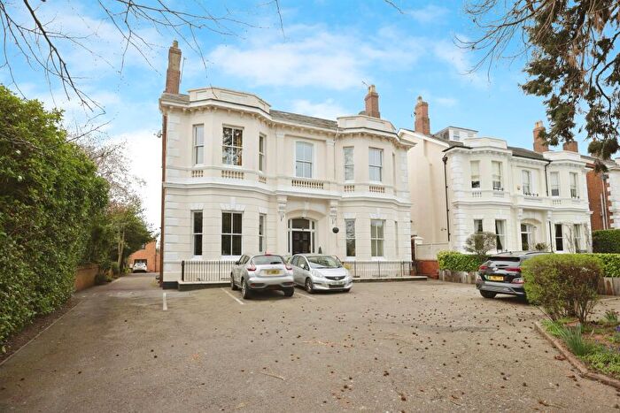 2 Bedroom Apartment For Sale In Lillington Road, Leamington Spa, CV32