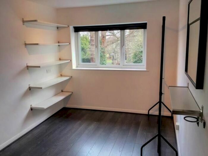 2 Bedroom Flat To Rent In Pound Green Court, Parkhill Road, Bexley, DA5