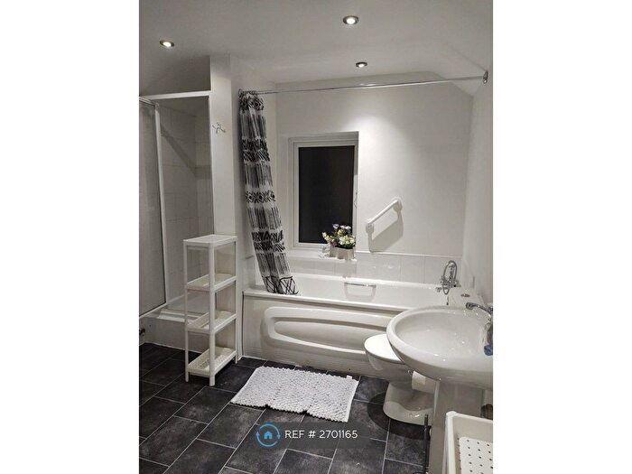 3 Bedroom Terraced House To Rent In Augusta Street, Cardiff, CF24