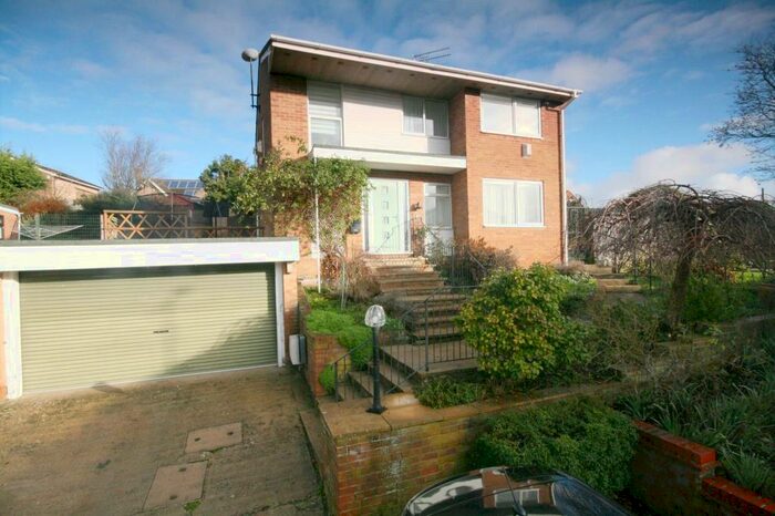 4 Bedroom Detached House To Rent In Wrightson Close, Horspath, OX33