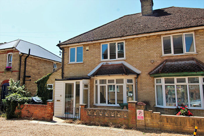 3 Bedroom Semi-Detached House For Sale In West Street, St. Neots, PE19