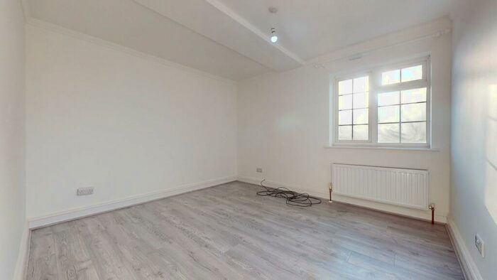 2 Bedroom Flat To Rent In Ilford Lane, IG1