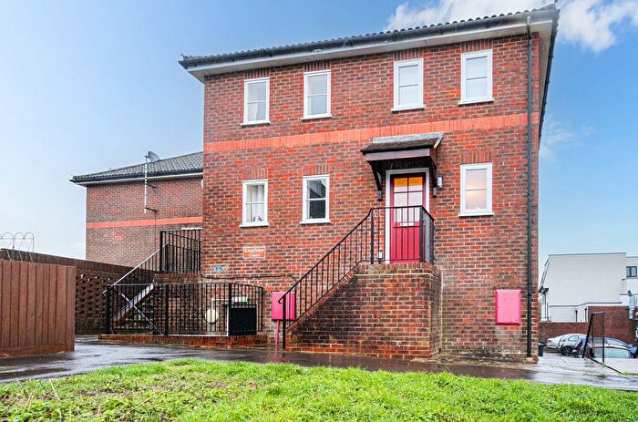 1 Bedroom Detached House For Sale In Raven Square, Alton, Hampshire, GU34