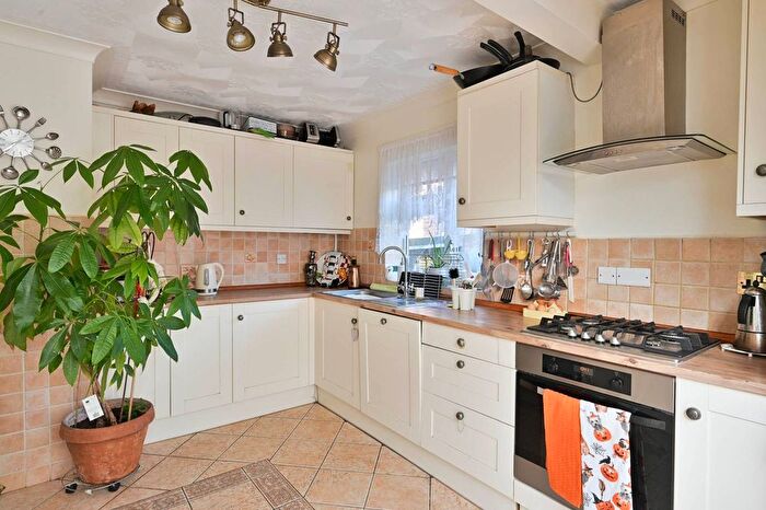 4 Bedroom Semi-detached House For Sale In Frog Grove Lane, Wood Street Village, Guildford, GU3