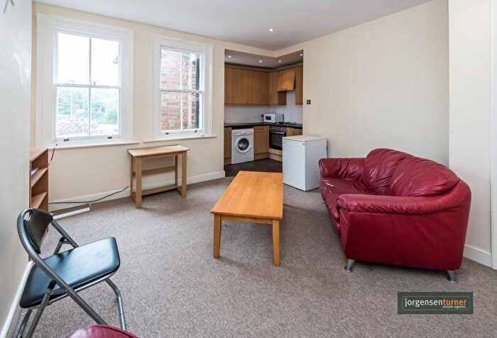 3 Bedroom Flat To Rent In High Road, Willesden Green, NW10