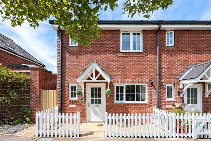 3 Bedroom End Of Terrace House For Sale In Meadow Drive, Henfield, BN5