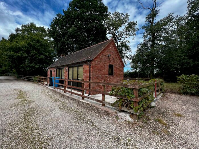 1 Bedroom Detached Bungalow To Rent In Cranmoor, Wrottesley Park, Wolverhampton, WV8