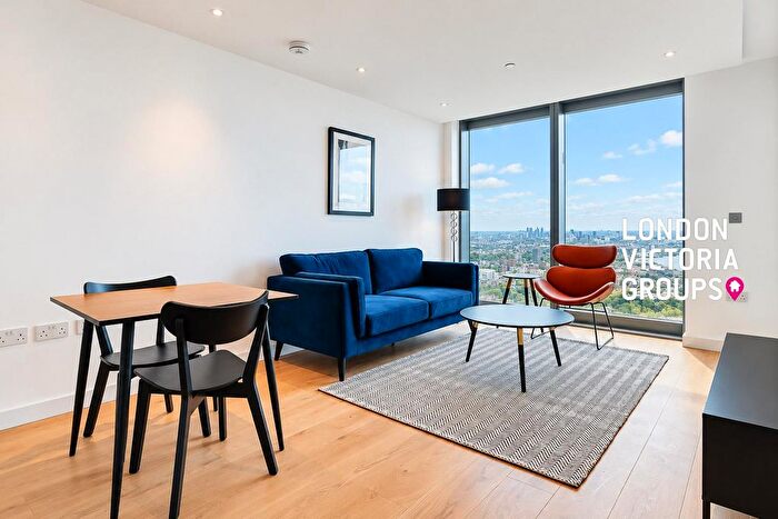 Studio For Sale In Landmark Pinnacle, Marsh Wall, London, E14